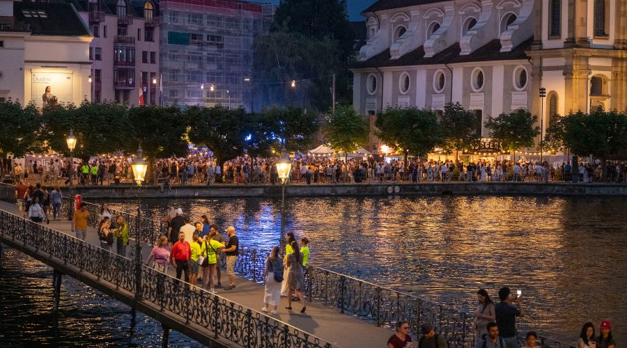 Rund 5000 Personen feierten am Freitag Abend ausgelassen